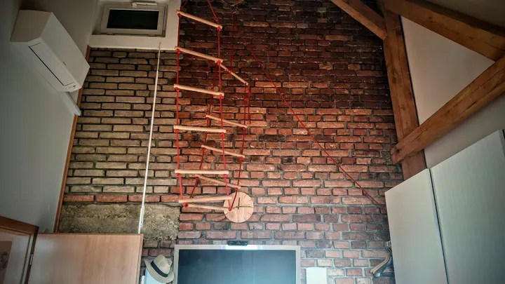 Původní stav podkrovního bytu před instalací rekuperace Meltem.