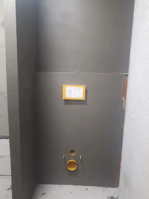 Příprava stěny a prostoru pro závěsné WC.
